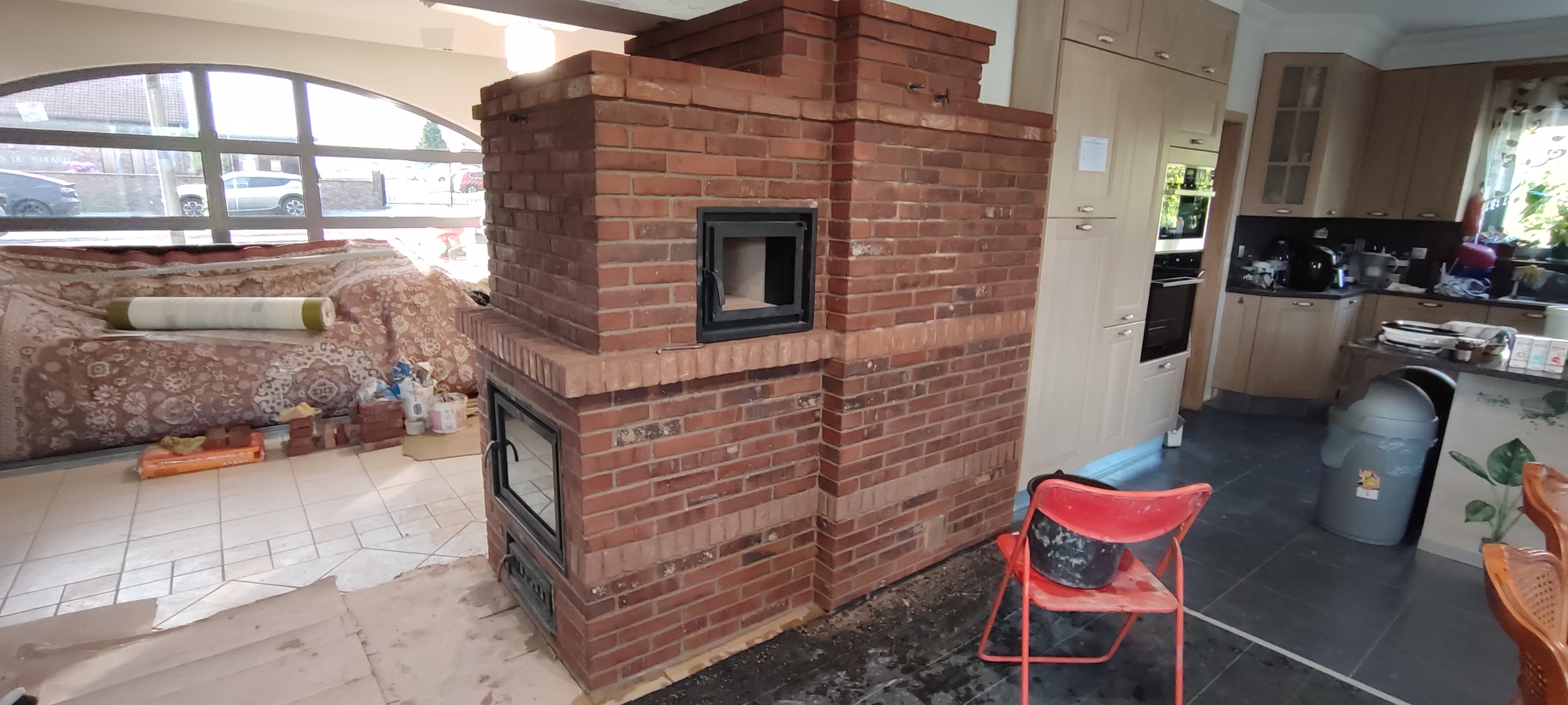 Structura sobei — vedere frontală, în construcție